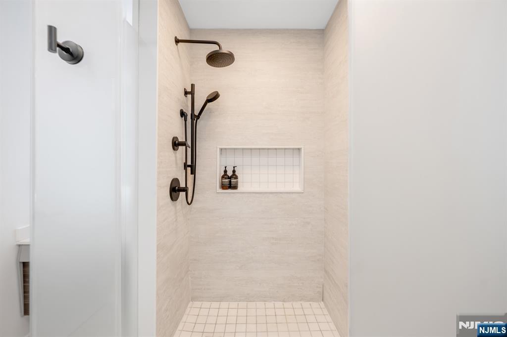 22 Berkshire Place, Englewood Cliffs, NJ 07632 Listing Photo  21