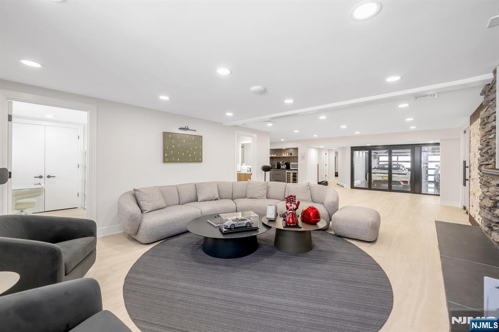 22 Berkshire Place, Englewood Cliffs, NJ 07632 Listing Photo  27