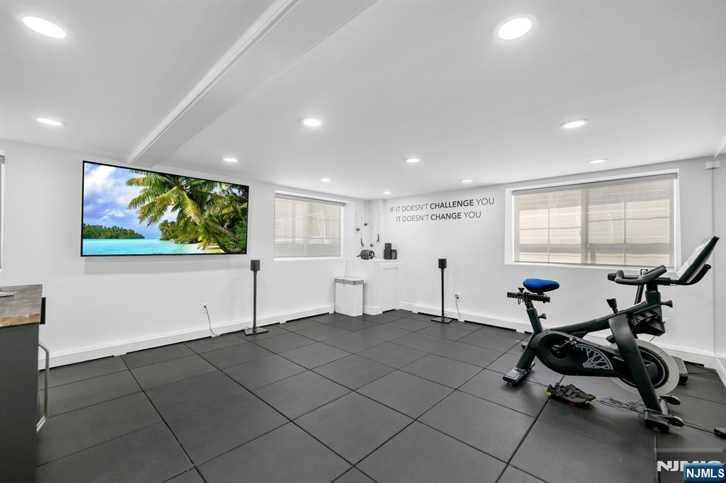 22 Berkshire Place, Englewood Cliffs, NJ 07632 Listing Photo  32