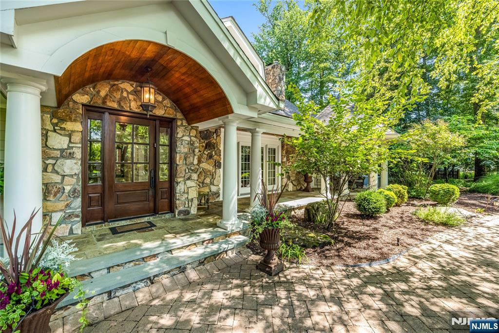 8 White Pine Road - Photo 3