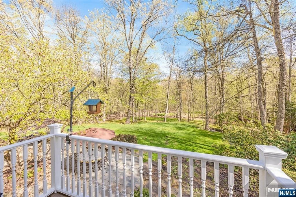 8 White Pine Road — photo 32
