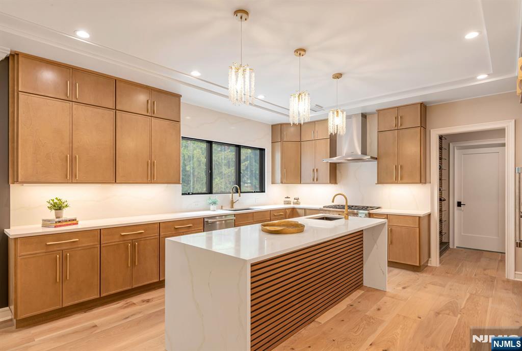 455 Sunset Avenue — photo 12