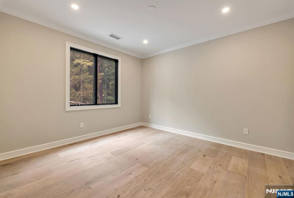 455 Sunset Avenue — photo 25