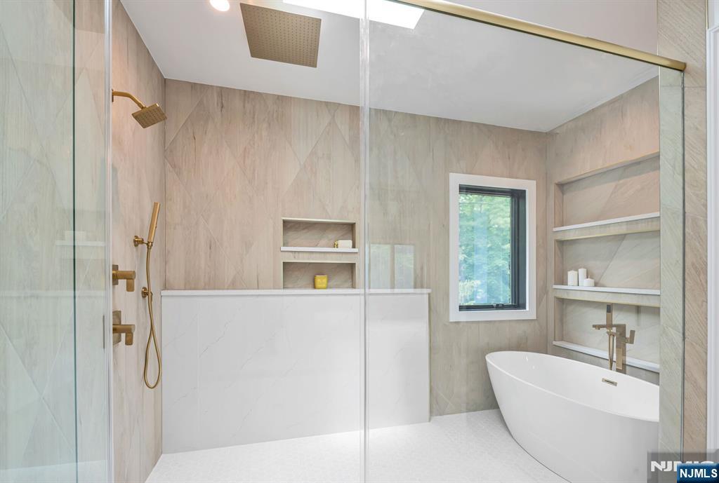 455 Sunset Avenue — photo 34