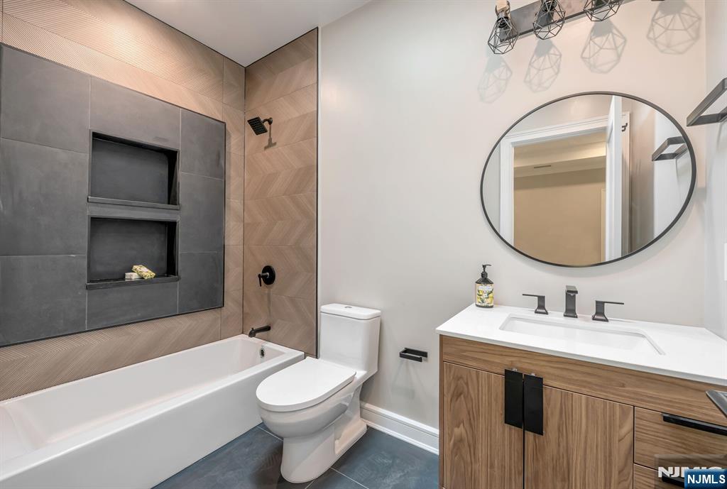 455 Sunset Avenue — photo 38