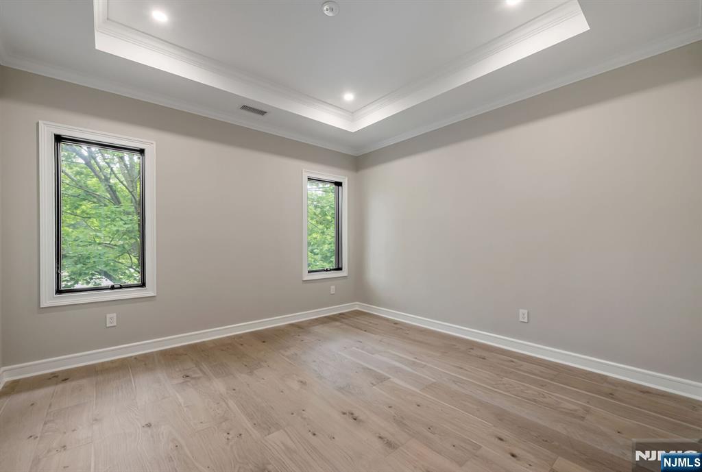 455 Sunset Avenue — photo 40