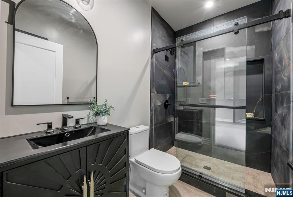 455 Sunset Avenue — photo 41