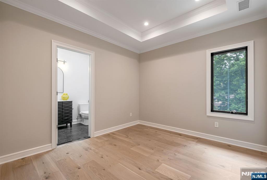 455 Sunset Avenue — photo 42