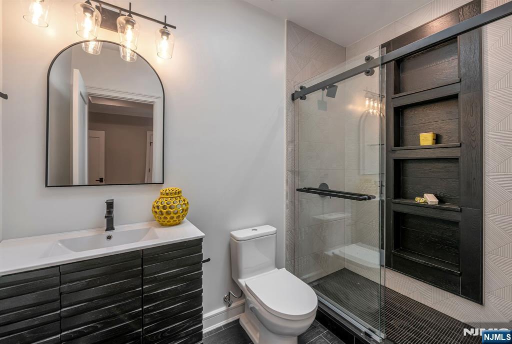 455 Sunset Avenue — photo 43