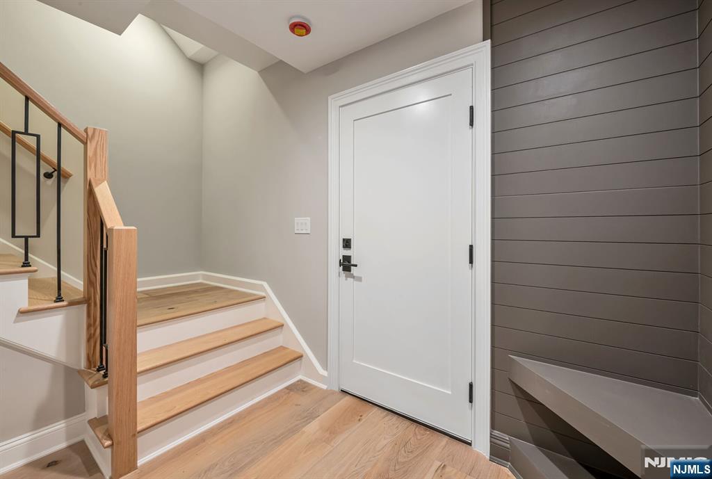 455 Sunset Avenue — photo 44