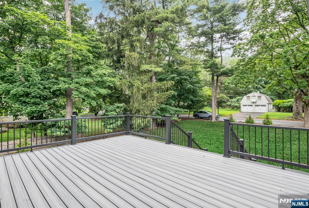 455 Sunset Avenue — photo 48