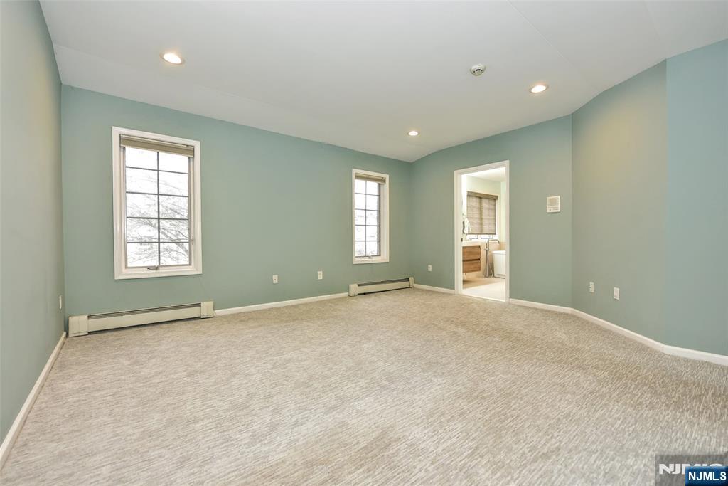 15 Sherbrooke, Saddle River, NJ 07458 Listing Photo  22