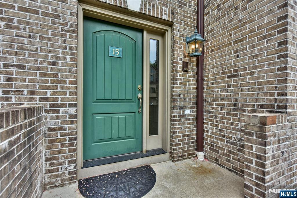 15 Sherbrooke Court - Photo 4