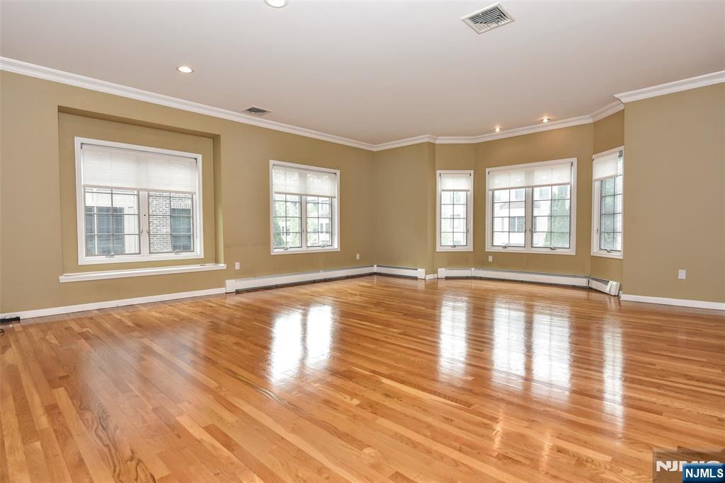 15 Sherbrooke, Saddle River, NJ 07458 Listing Photo  6