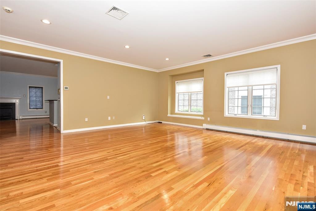 15 Sherbrooke, Saddle River, NJ 07458 Listing Photo  8