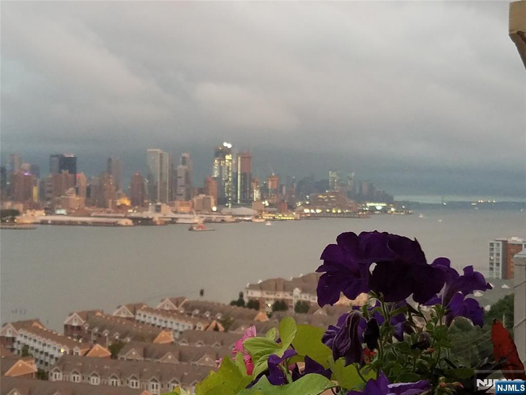 6600 Boulevard East UNIT 10N, West New York, NJ, 07093