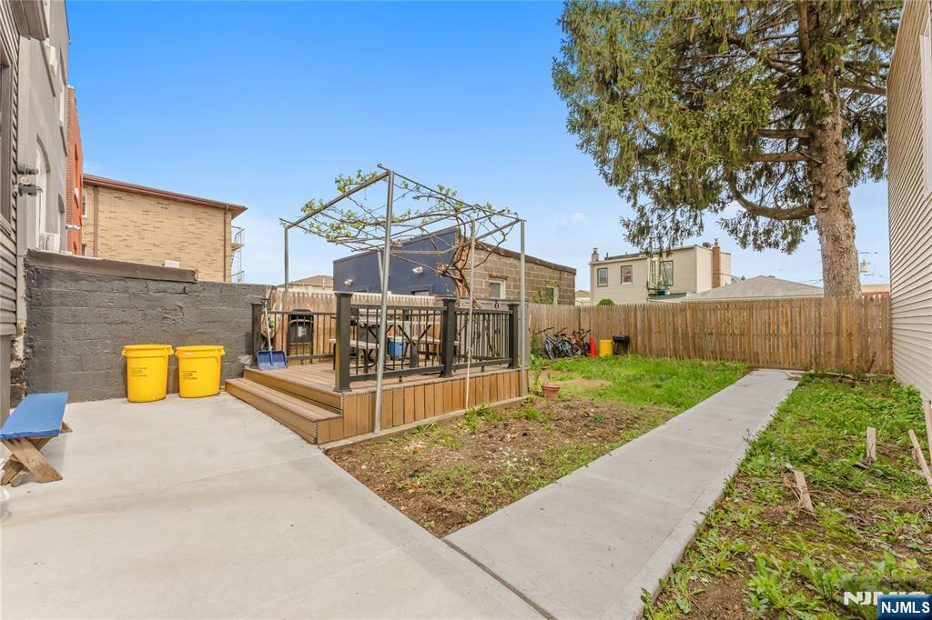 216 6th Street - Photo 4