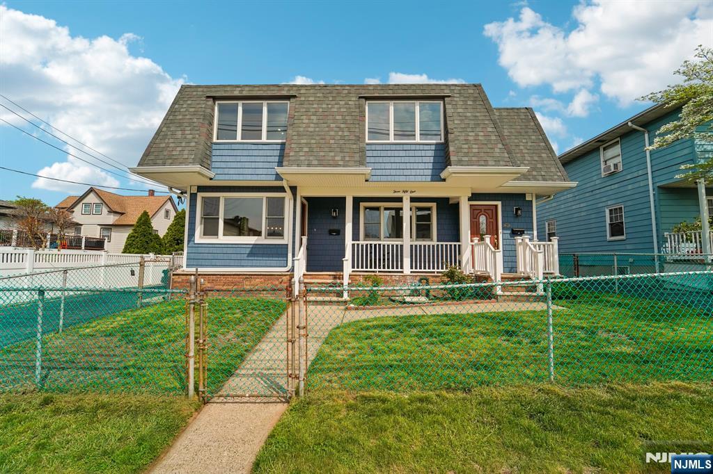 351 Banta Avenue - Photo 2