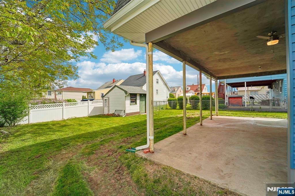 351 Banta Avenue - Photo 5