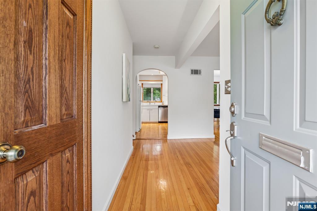 419 Hopper Avenue - Photo 4