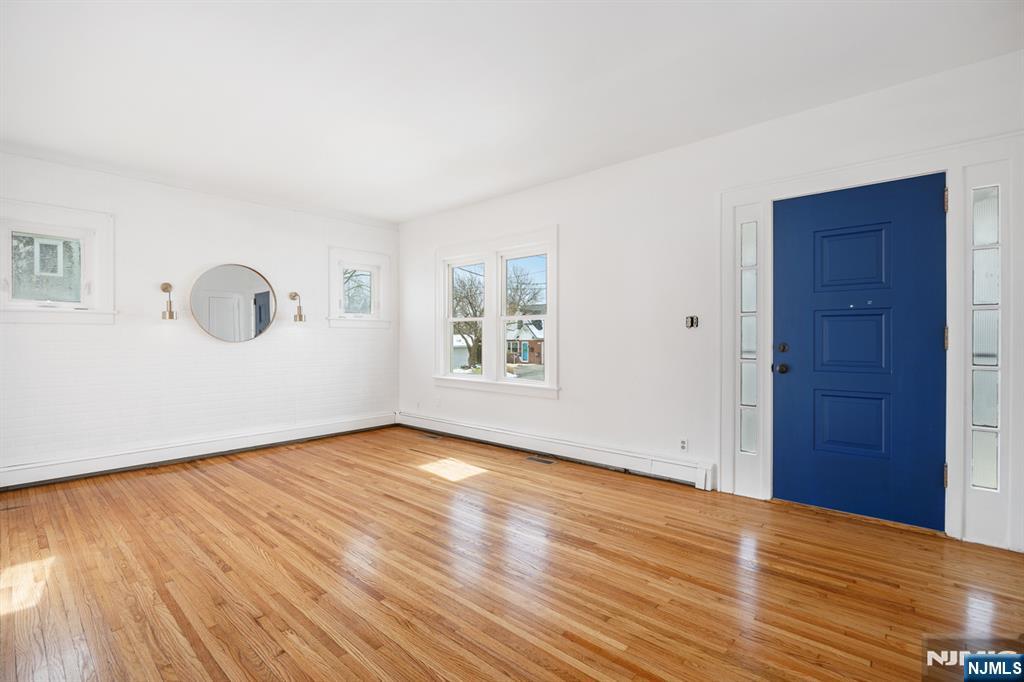 211 Pennsylvania Avenue - Photo 2