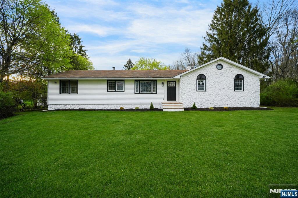 231 Spruce Street, Midland Park, NJ, 07432