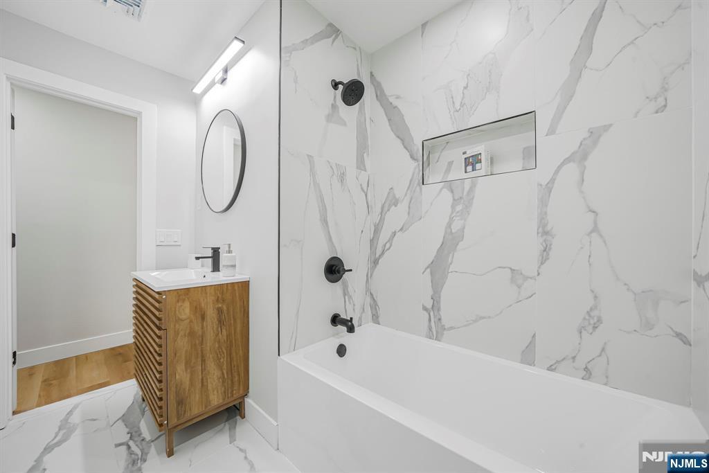 29 Ironia Road, Chester Township, NJ, 07836