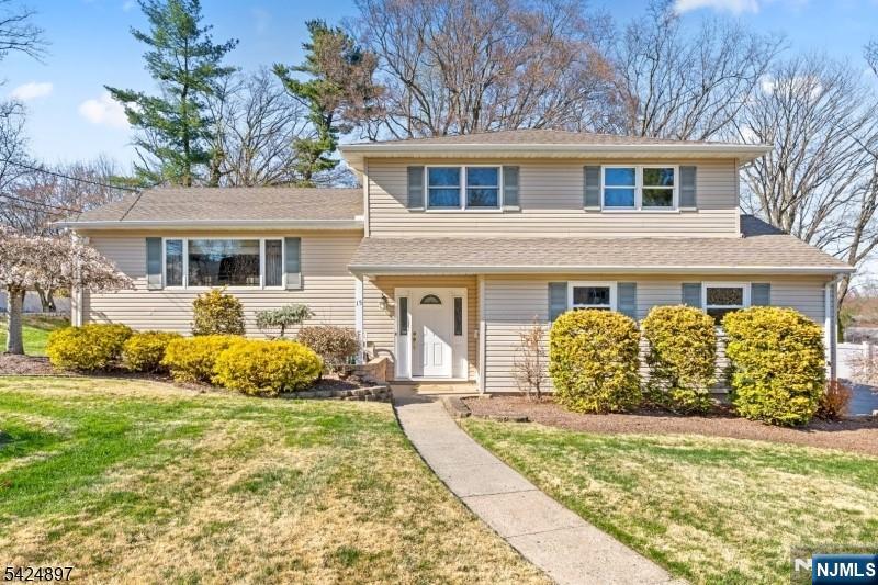 15 Stuckler Lane, Wayne, NJ, 07470