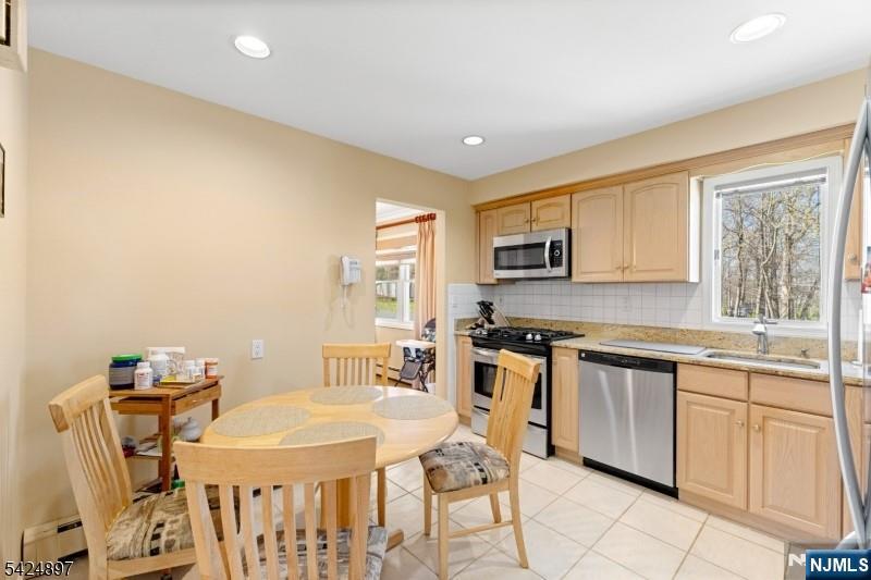 15 Stuckler Lane, Wayne, NJ, 07470