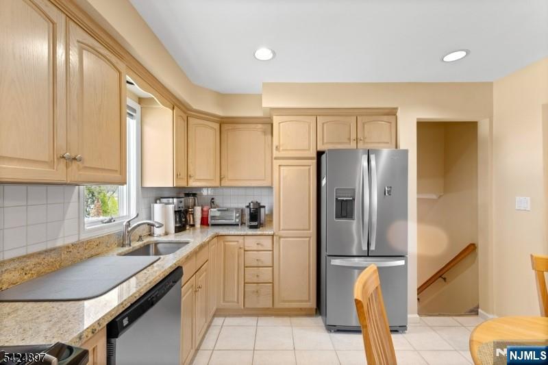 15 Stuckler Lane, Wayne, NJ, 07470