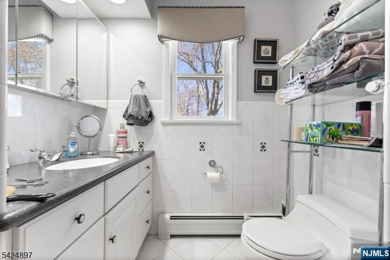 15 Stuckler Lane, Wayne, NJ, 07470