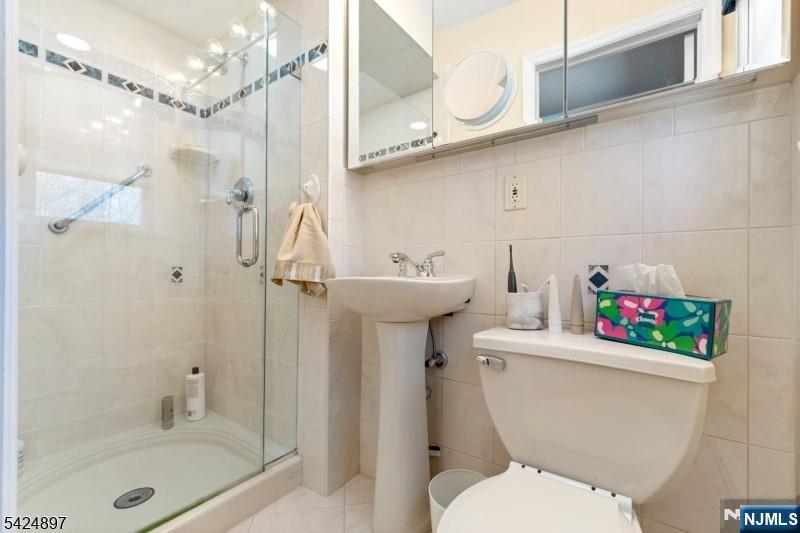 15 Stuckler Lane, Wayne, NJ, 07470