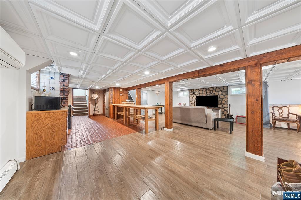 232 Webster Avenue — photo 20