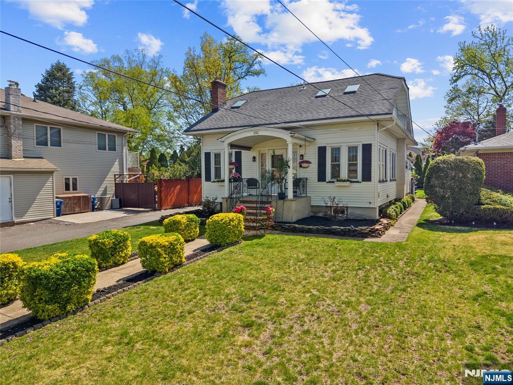 232 Webster Avenue - Photo 4