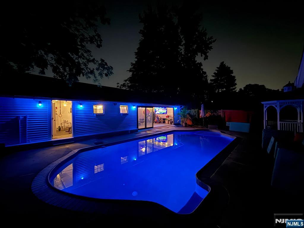 232 Webster Avenue — photo 34
