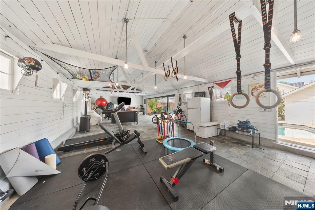 232 Webster Avenue — photo 35