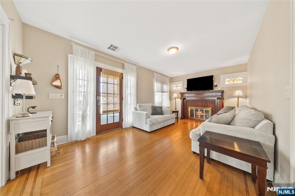 232 Webster Avenue — photo 9