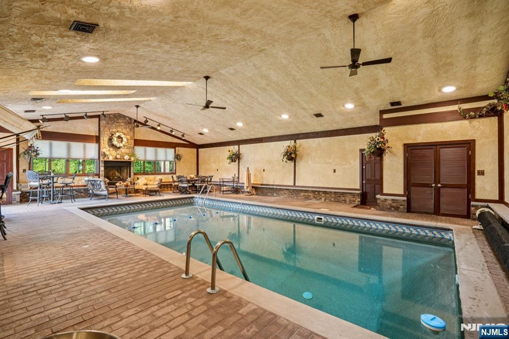 111 Lakeview Drive, Old Tappan, NJ, 07675