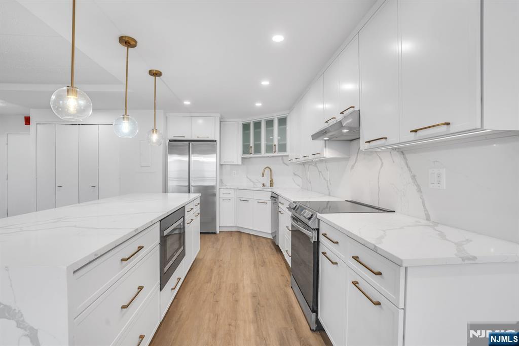 <p>Listings That Reflect Our Standards</p>