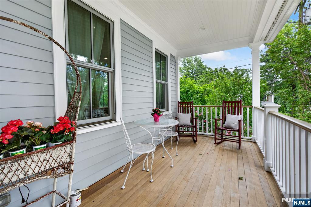 89 Myrtle Avenue - Photo 2