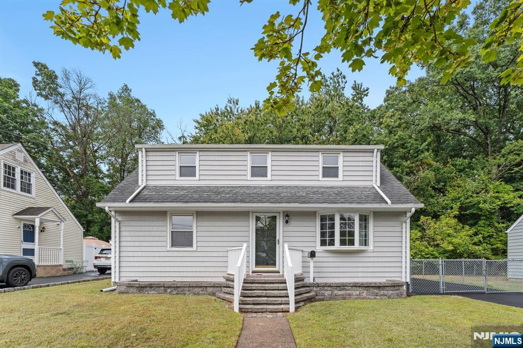 18 Farmingdale Avenue - Photo 1