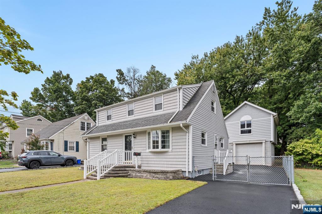 18 Farmingdale Avenue - Photo 3