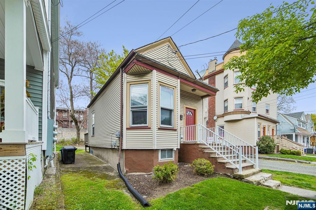 41 Mission Street - Photo 2