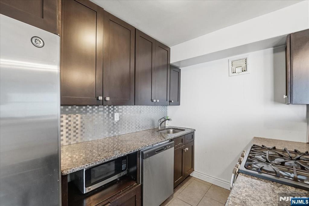 6040 Boulevard E, #21j, West New York, NJ 07093 Listing Photo  0