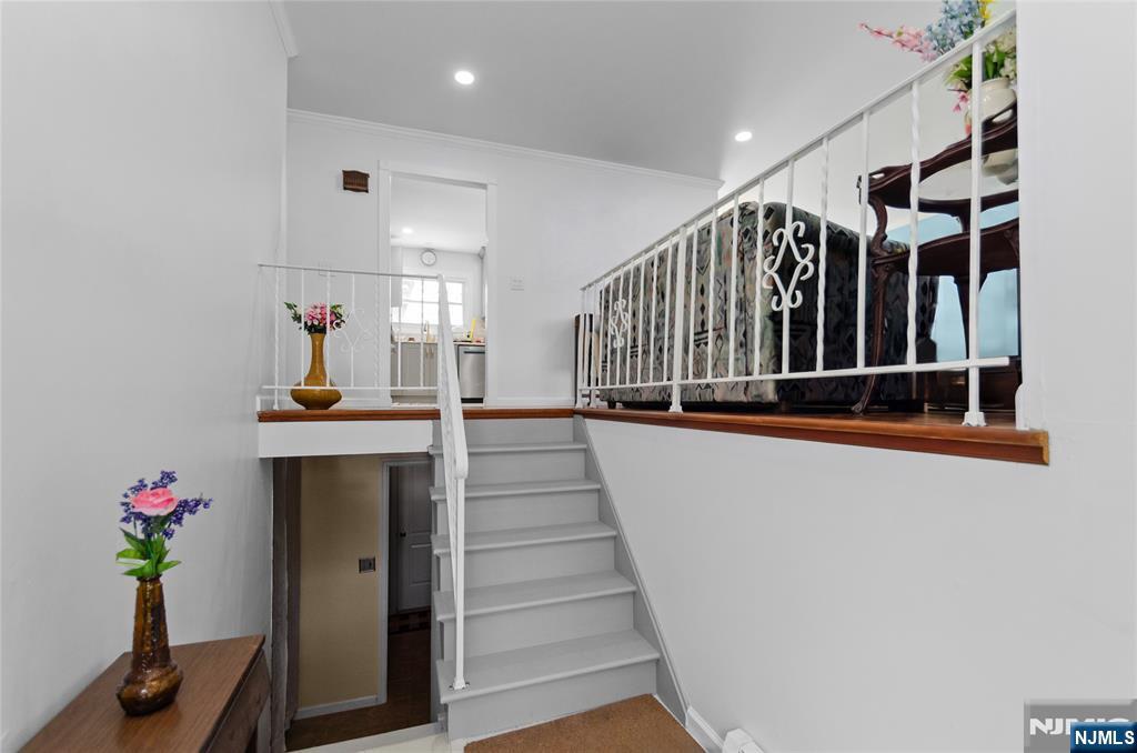 41 Cooper Avenue - Photo 4