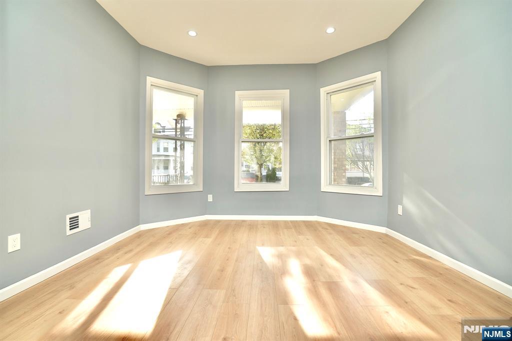 53 Rose Ter, Newark City, NJ, 07108-3677