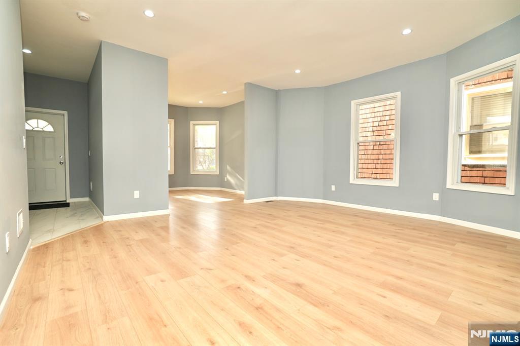 678 Highland Avenue - Photo 2