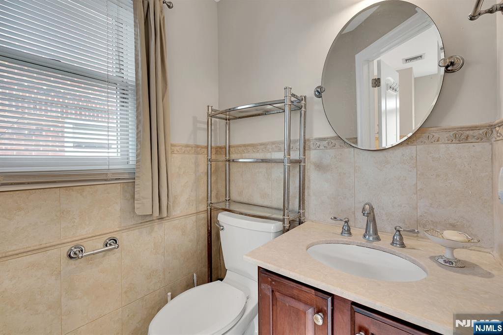 245 Kingsland Avenue — photo 25