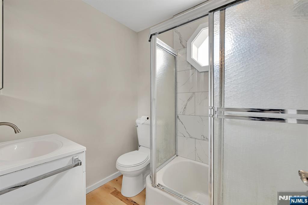 245 Kingsland Avenue — photo 31