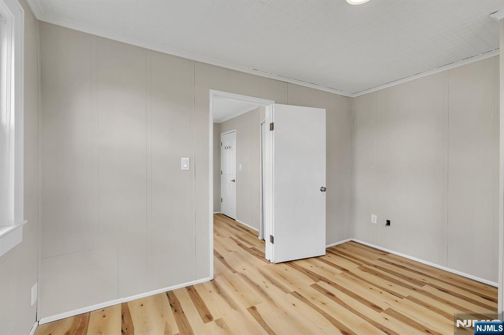 245 Kingsland Avenue — photo 34